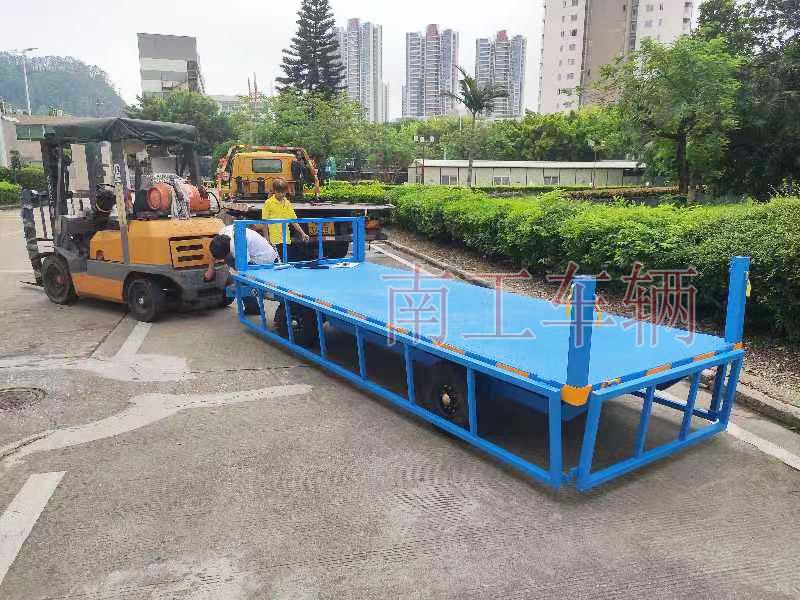 2吨下翻护栏牵引工业云博（中国） 全挂式工具底盘拖车