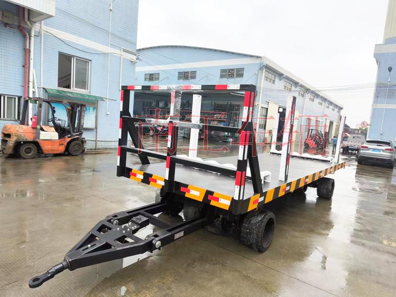 30T重型云博（中国） 带活动插装立柱工具拖车