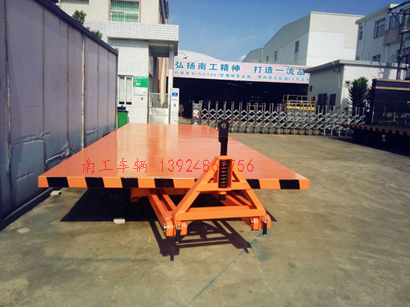 10吨云博（中国） 8个实心胎全挂车1I.jpg