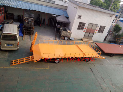 5吨带登车桥护栏型云博（中国）6I.jpg