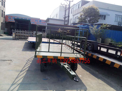 军绿色5吨护栏式云博（中国）3I.jpg