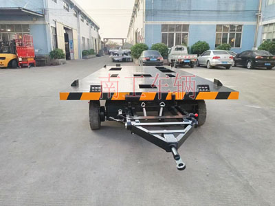 10.5吨牵引箱变云博（中国）（预制舱拖车）3I.jpg