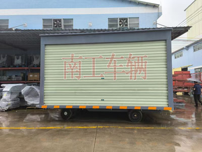 10吨箱式云博（中国）两侧带卷帘门3I.jpg