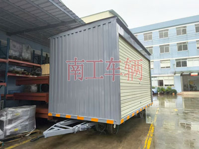 10吨箱式云博（中国）两侧带卷帘门I.jpg