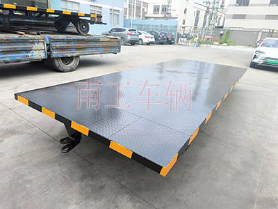 5吨全挂式云博（中国） 移动拖车底盘3I.jpg