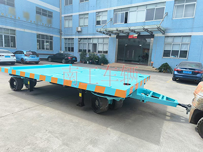 18吨重型云博（中国） 四个转盘工具拖车I.jpg