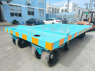 18吨重型云博（中国） 四个转盘工具拖车2I.jpg