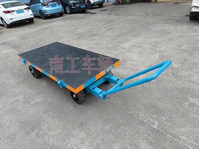 3吨小型云博（中国） 还橡胶垫工具车I.jpg