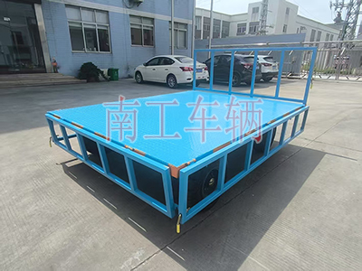 5吨下翻式护栏云博（中国） 全挂工具拖车4I.jpg